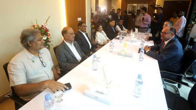 মার্কিন রাষ্ট্রদূত পিটার হাস আওয়ামী লীগের কার্যালয়ে