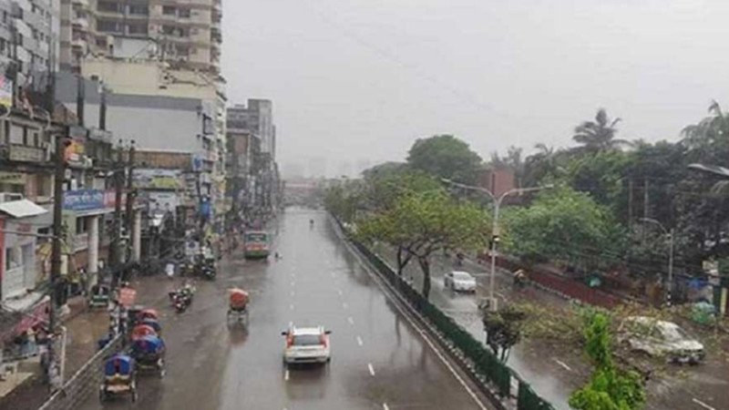 ঢাকায় হালকা বৃষ্টি, জনজীবনে স্বস্তি