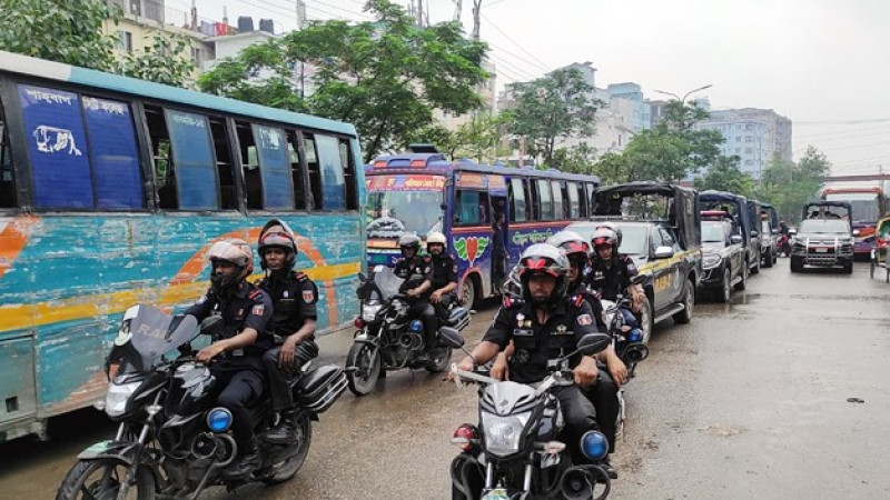 থমথমে ঢাকায় নিরাপত্তা জোরদার
