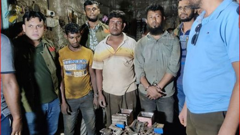 যশোরে অস্ত্র তৈরির কারখানার সন্ধান