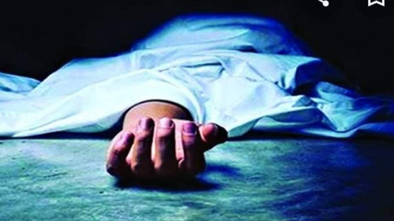 রাণীনগরে চলন্ত ট্রেন থেকে নামতে গিয়ে যুবকের মৃত্যু