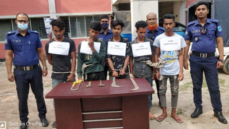 গজারিয়ায় আন্ত জেলা ডাকাত দলের ৫ সদস্য গ্রেফতার ও দেশীয় অস্ত্র উদ্ধার