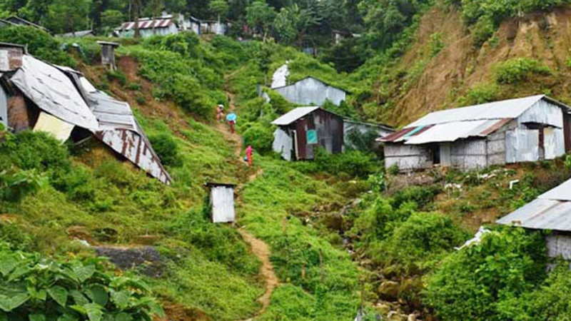ঘূর্ণিঝড় হামুন, ভারী বর্ষণে ভূমি ধসের শঙ্কা