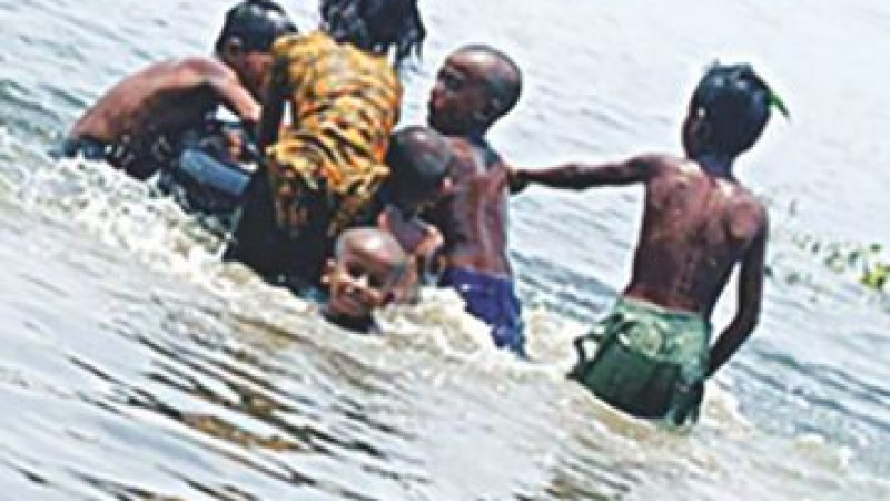 বছরে পানিতে ডুবে মারা যায় সাড়ে ১৪ হাজার শিশু