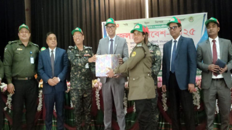 নওগাঁয় আনসার ও গ্রাম প্রতিরক্ষা বাহিনীর সমাবেশ অনুষ্ঠিত