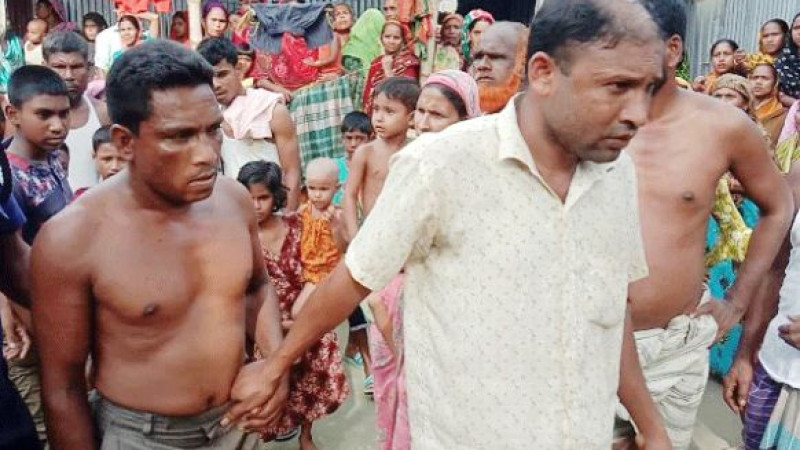 ভাগিনা মামিকে আপত্তিকর অবস্থায় ধরা