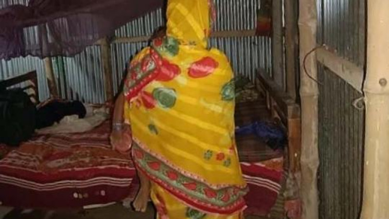 নওগাঁয় গৃহবধূর মাথা ন্যাড়া করে ঘোল ঢালার ঘটনায় ৩ জনকে আটক