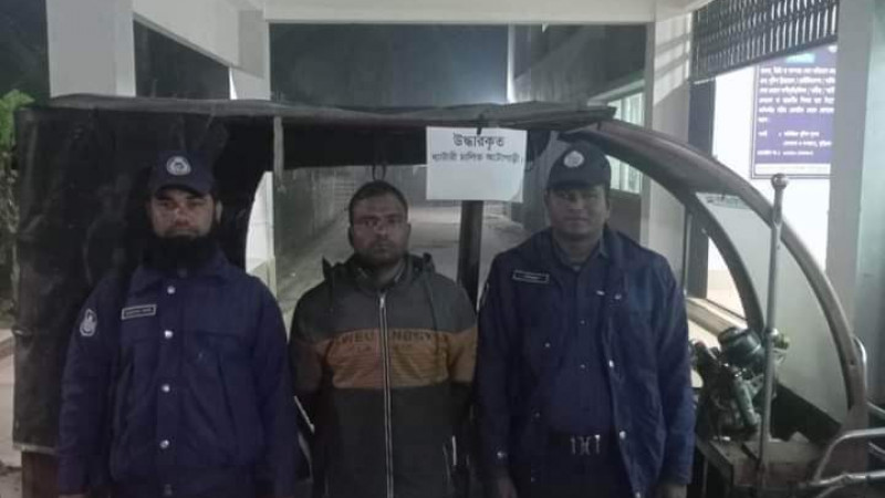 ফুলবাড়িতে,পৃথক দুইটি অভিযানে ২ জন মাদক কারবারি আটক