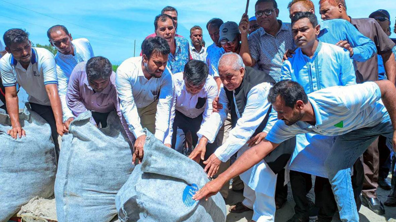 বকশীগঞ্জে নদী ভাঙ্গন রোধে জিও ব্যাগ প্রকল্পের উদ্বোধন