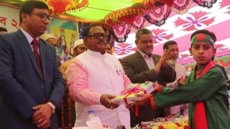 শিক্ষার্থীদের কাছে বিনামূল্যে বই পৌঁছে দেওয়া সরকারের বড় সাফল্য