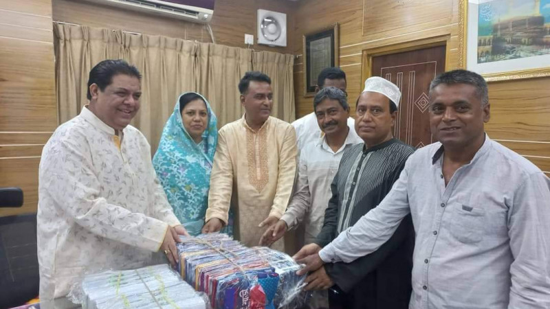 এমপি সবুজ'র ঈদ উপহার পৌঁছে যাচ্ছে  হত-দরিদ্রদের ঘরে