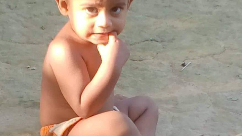 মা ছি‌লেন ব্যস্ত, ছে‌লের মর‌দেহ ভাস‌ছিল পুকু‌রে