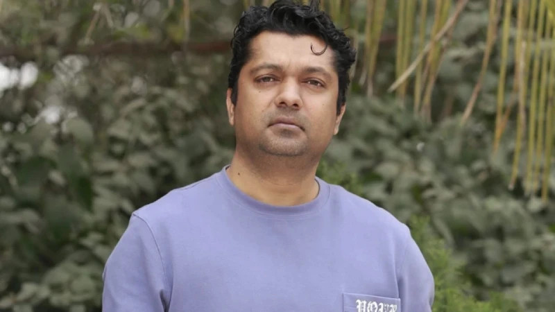 আমাকে হোটেল থেকেও বের হতে দেয়নি