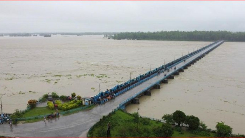 ভয়াবহ হরকা বান ধেয়ে আসছে