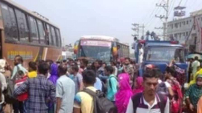 শিমুলিয়া ঘাটে ঘরমুখো মানুষের চাপ