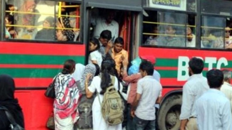 গণপরিবহনে যৌন হয়রানির শিকার ৪৭ শতাংশ নারী