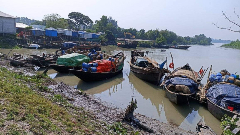 মধ্যে রাতে ৩ হাজার জেলে গেছে সাগরে
