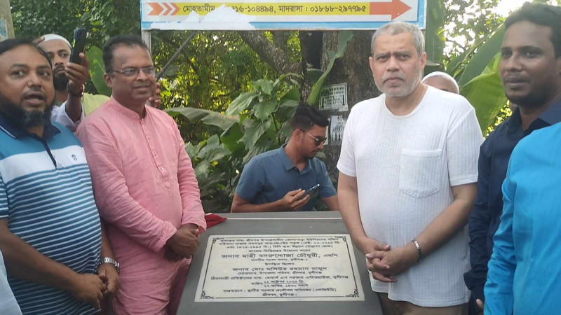 শ্রীনগরে কোলাপাড়ায় সড়কের কাজে  ভিত্তিপ্রস্তর উদ্বোধন করলেন